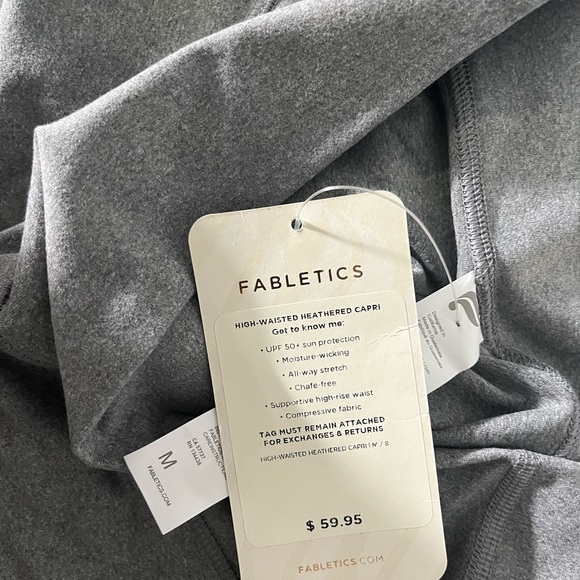 NWT Fabletics High Waisted Heathered Capri Athletic Leggings Size M - Picture 2 of 5